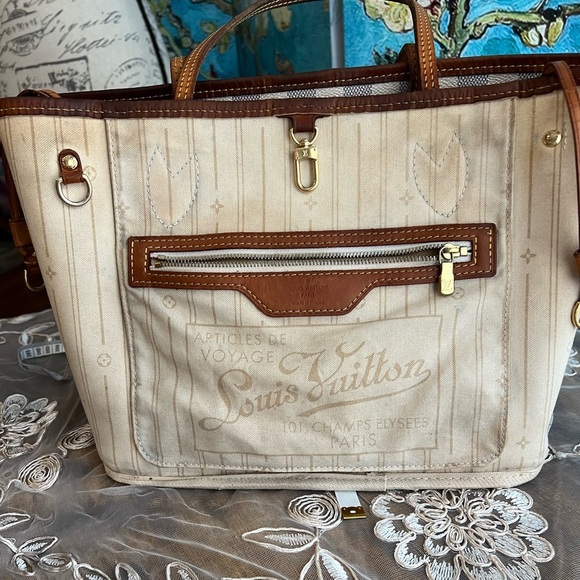 Louis Vuitton Neverfull PM - Picture 5 of 14